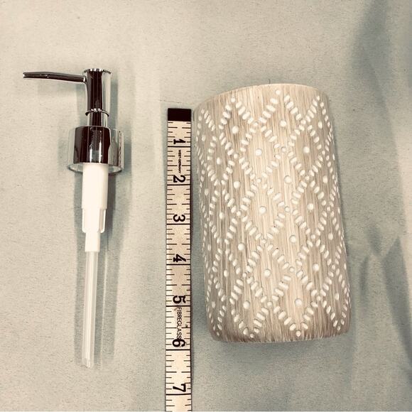 NWOT AMG Global Bathroom Accessories Soap Dispenser Mosaic Basket Weave Designn - Picture 10 of 16